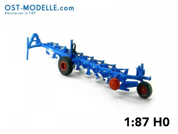 Aufsattelbeetpflug Fortschritt B550 Transportstellung blau